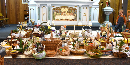 Holy Week Polish Catholics Gather For The Blessing Of Easter Baskets Diocese Of Portland