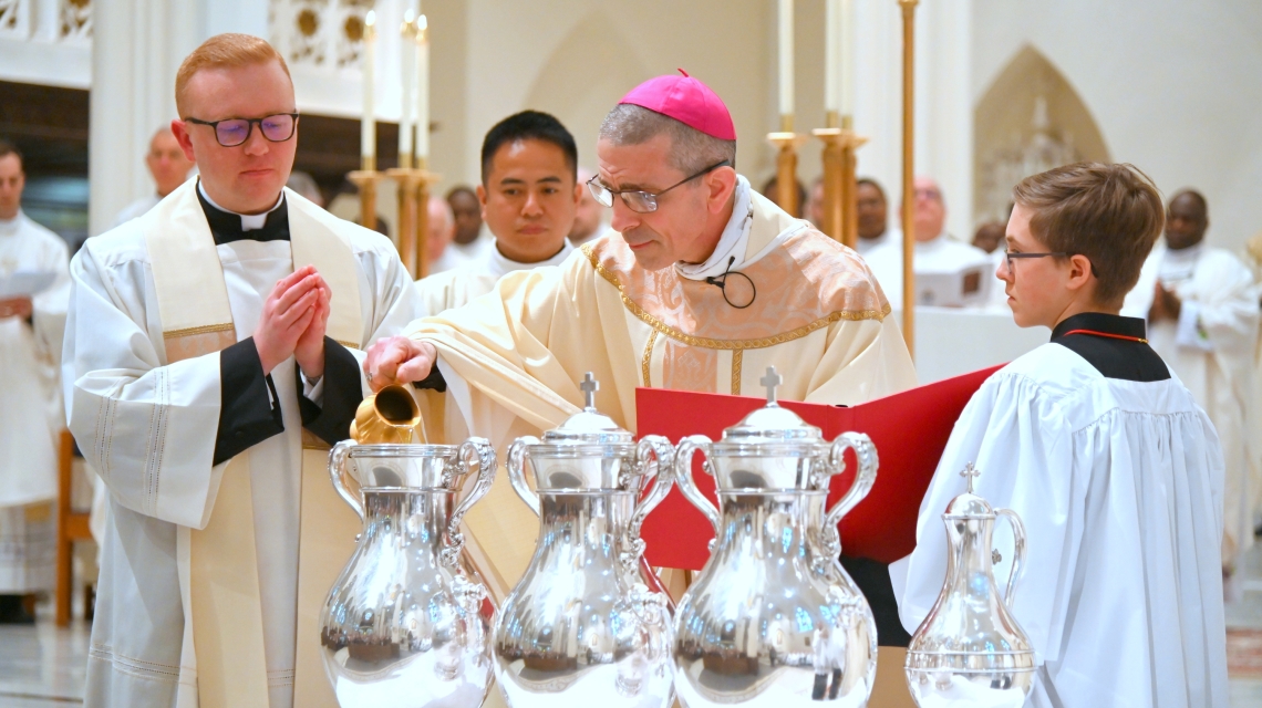 Bishop Ruggieri consecrates the oil of the chrism.