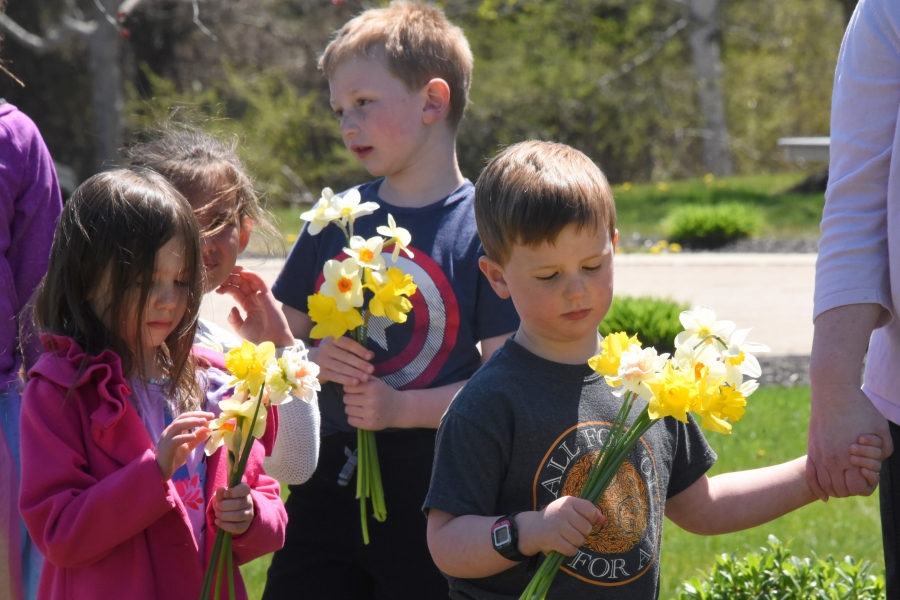Children with daffodils