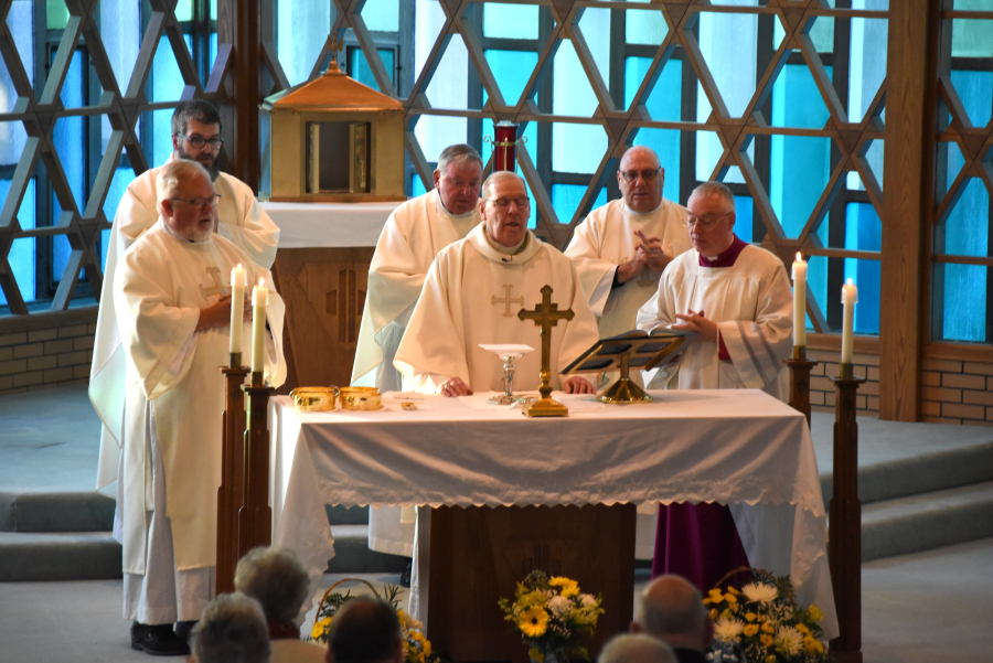 Hundreds gather with Bishop Robert Deeley to celebrate the final Mass ...