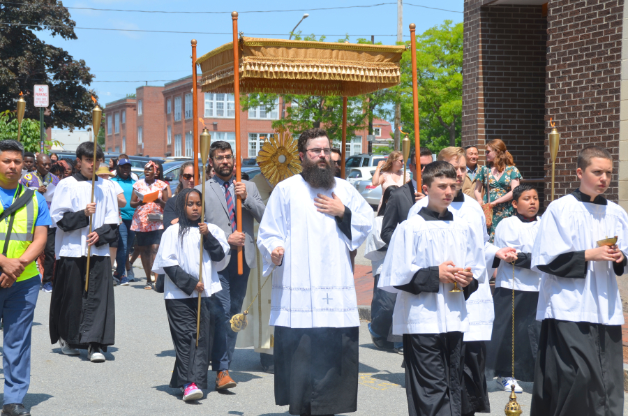 Corpus Christi Sunday eucharistic processions in Maine