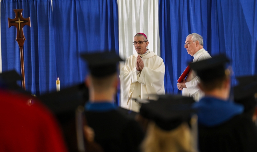 Bishop Ruggieri at Baccalaureate Mass