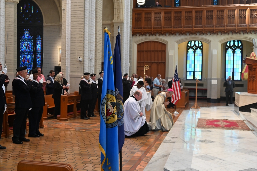 Bishop Ruggieri at the Blue Mass