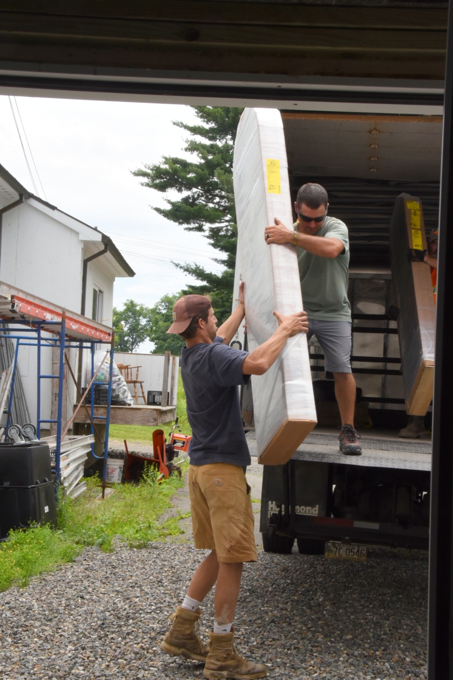 Unloading window frames