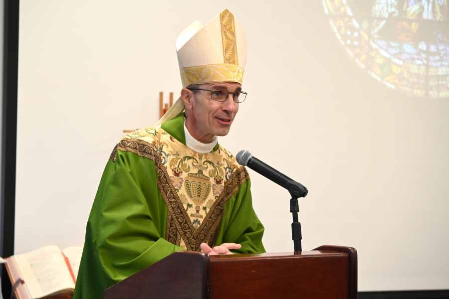 Bishop James Ruggieri delivers his homily.