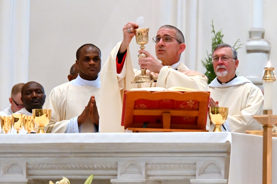 Bishop Ruggieri celebrates the Liturgy of the Eucharist.