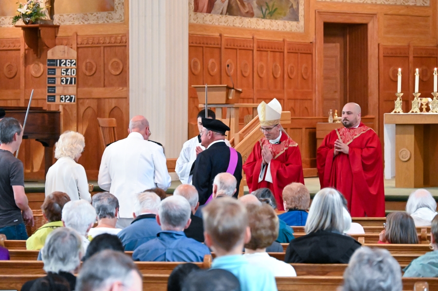 Silver and Gold Mass Group pictures