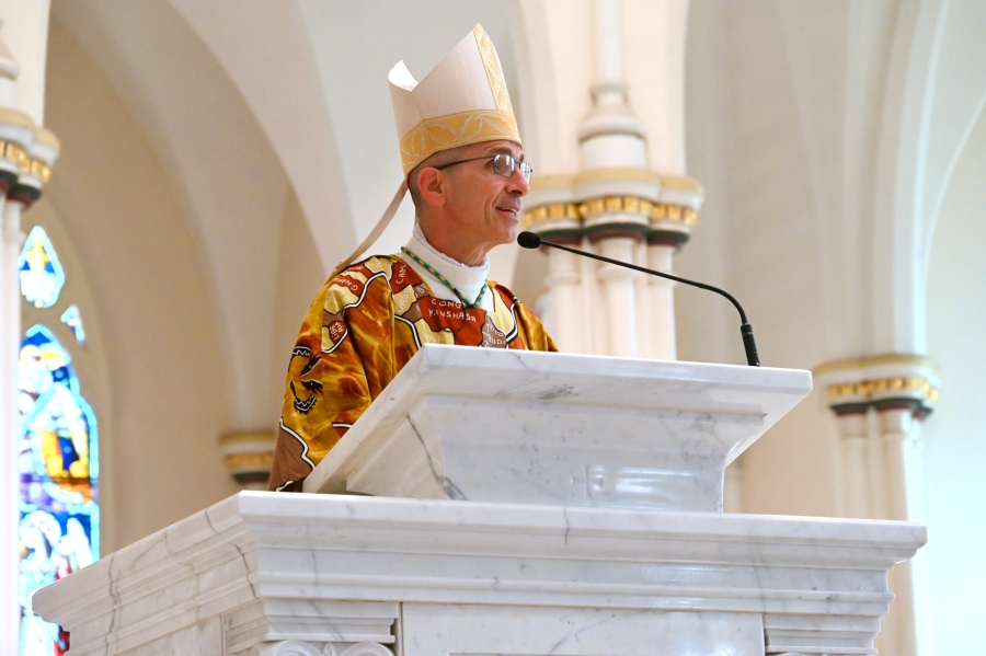 Bishop James Ruggieri delivers his homily.
