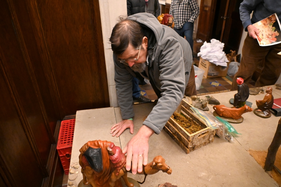 A Knight places a camel on the display.