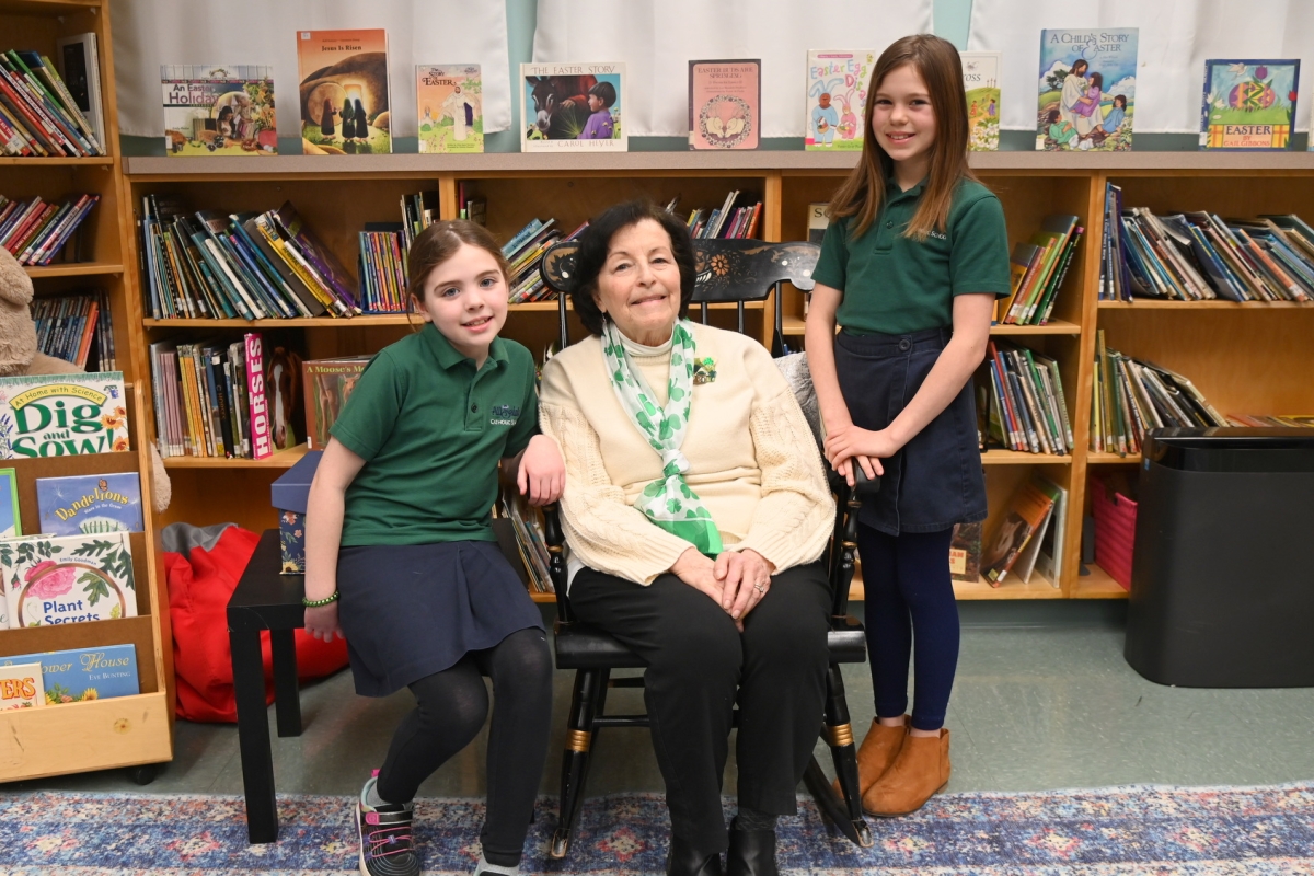 Cecile Beaulieu with two students
